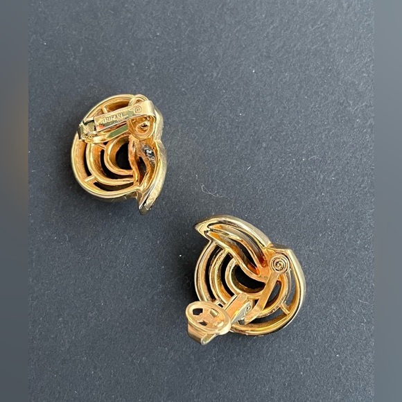 Crown Trifari Brooch and Earrings - Picture 6 of 6